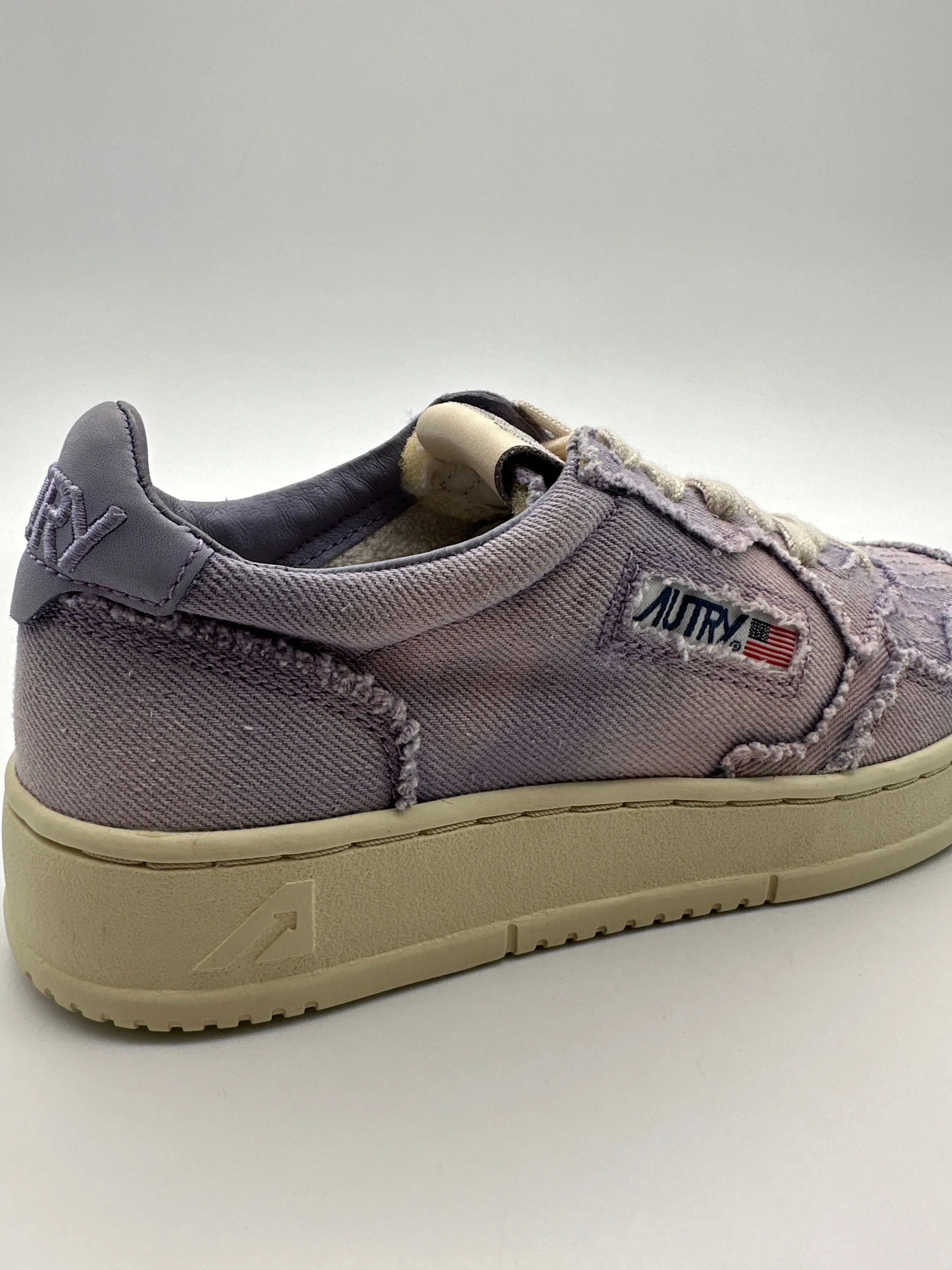 Autry 01 Low Sneakers