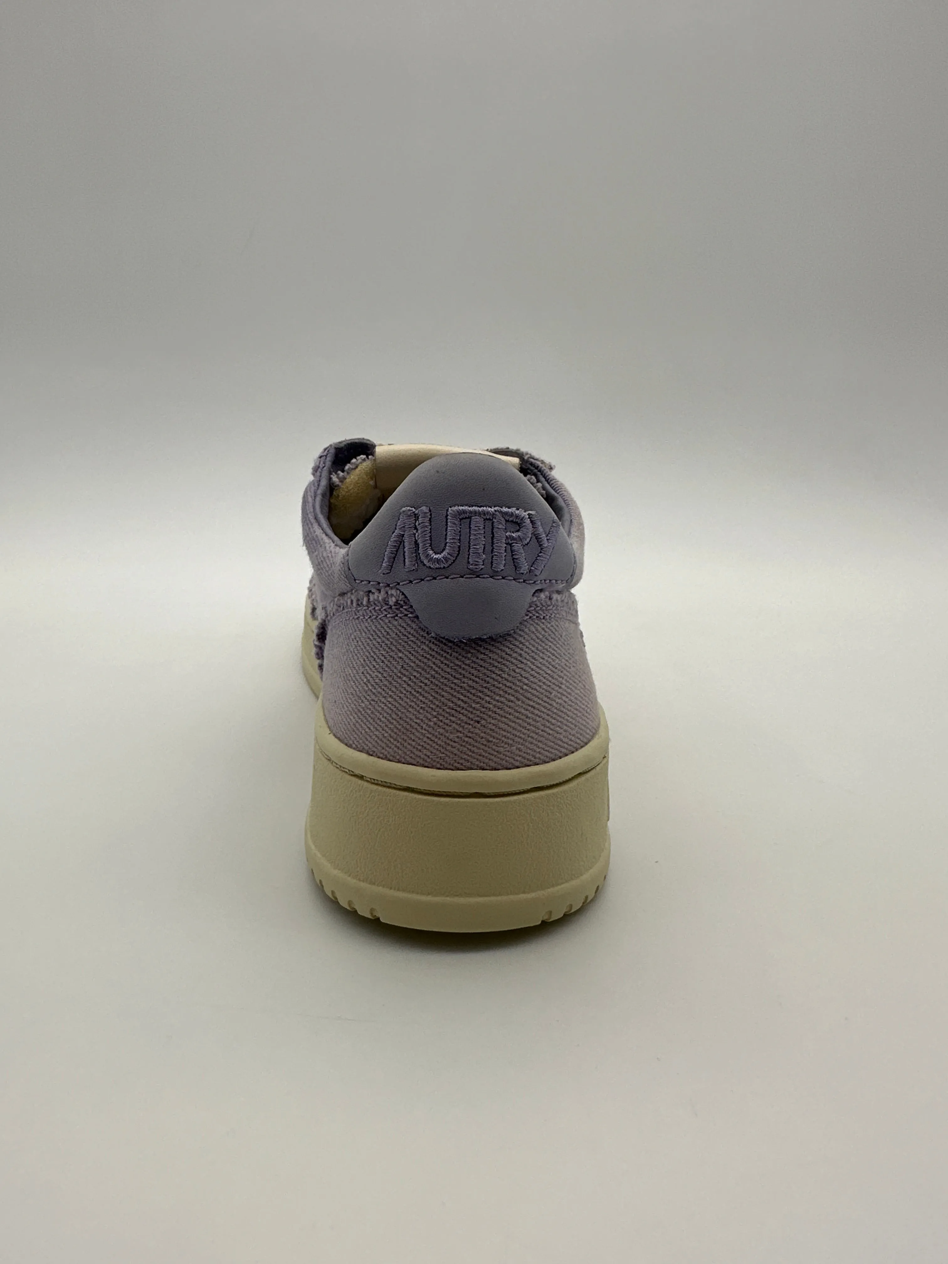 Autry 01 Low Sneakers