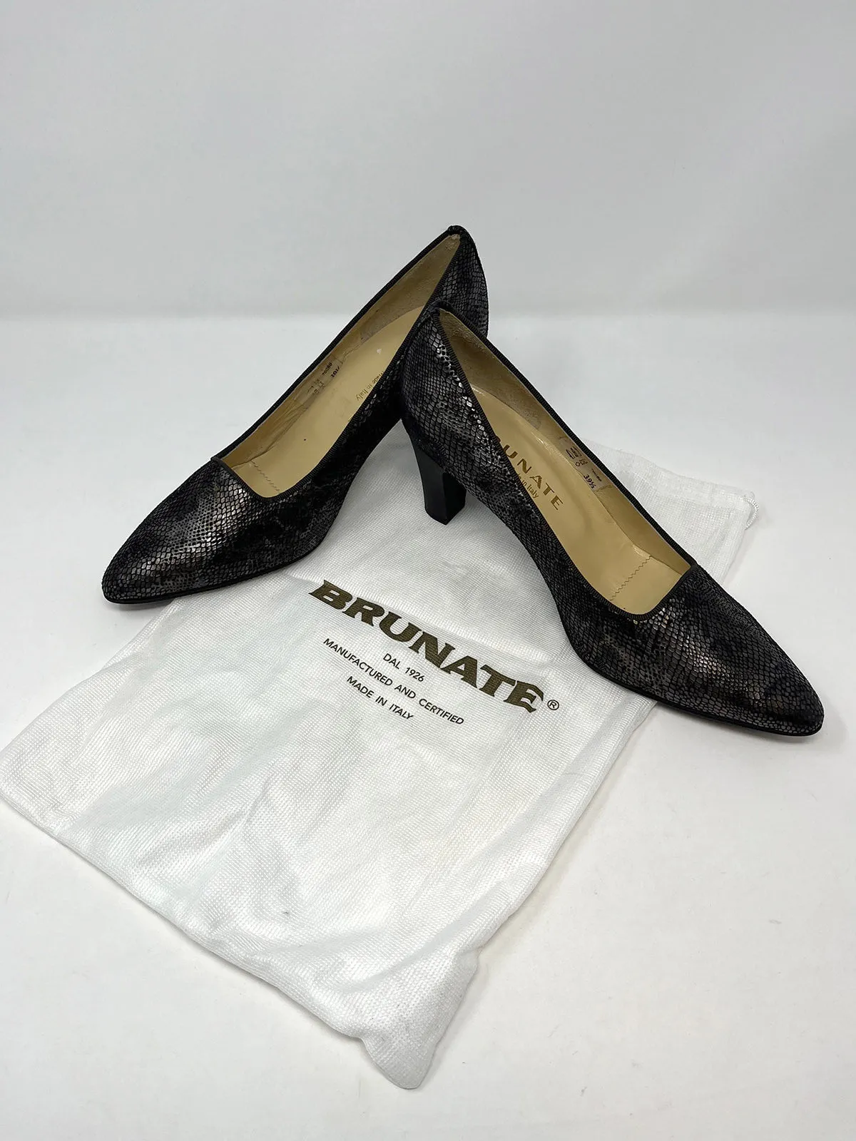 Brunate Size 9 (40) Black & Taupe Snakeskin Print Pumps