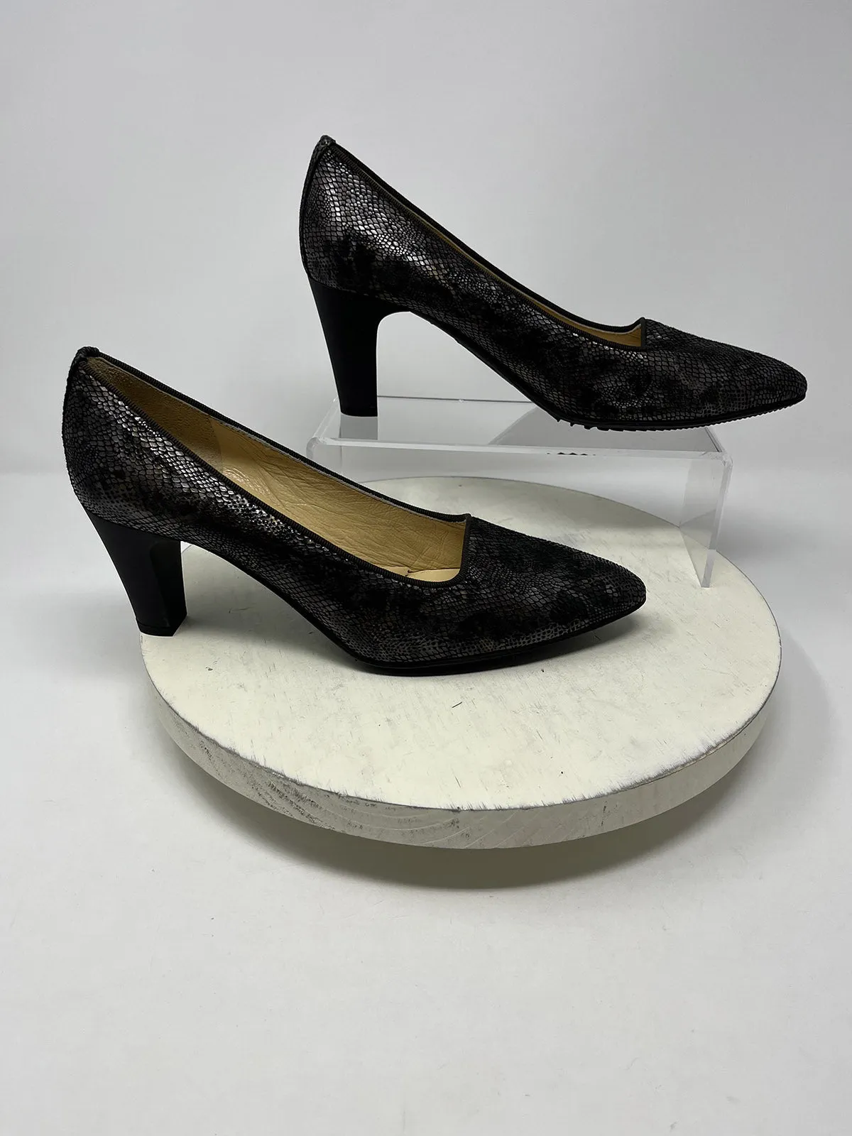 Brunate Size 9 (40) Black & Taupe Snakeskin Print Pumps