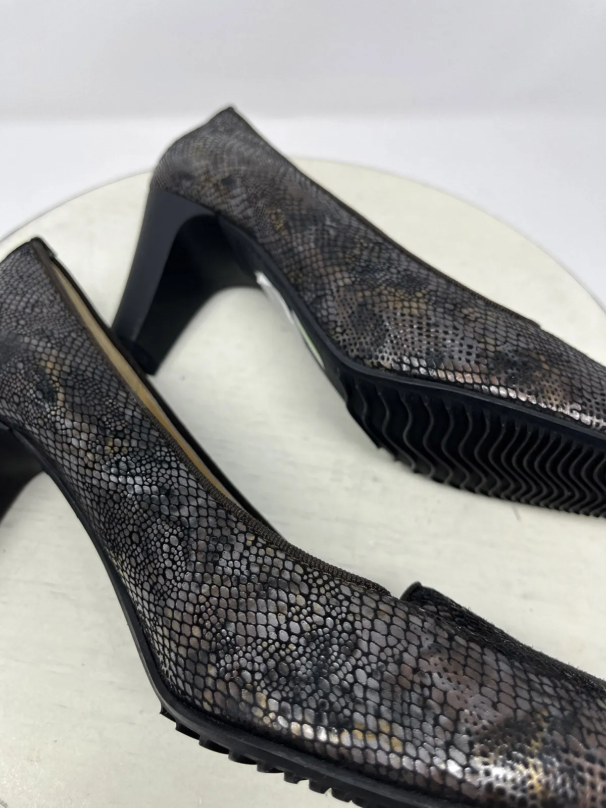 Brunate Size 9 (40) Black & Taupe Snakeskin Print Pumps