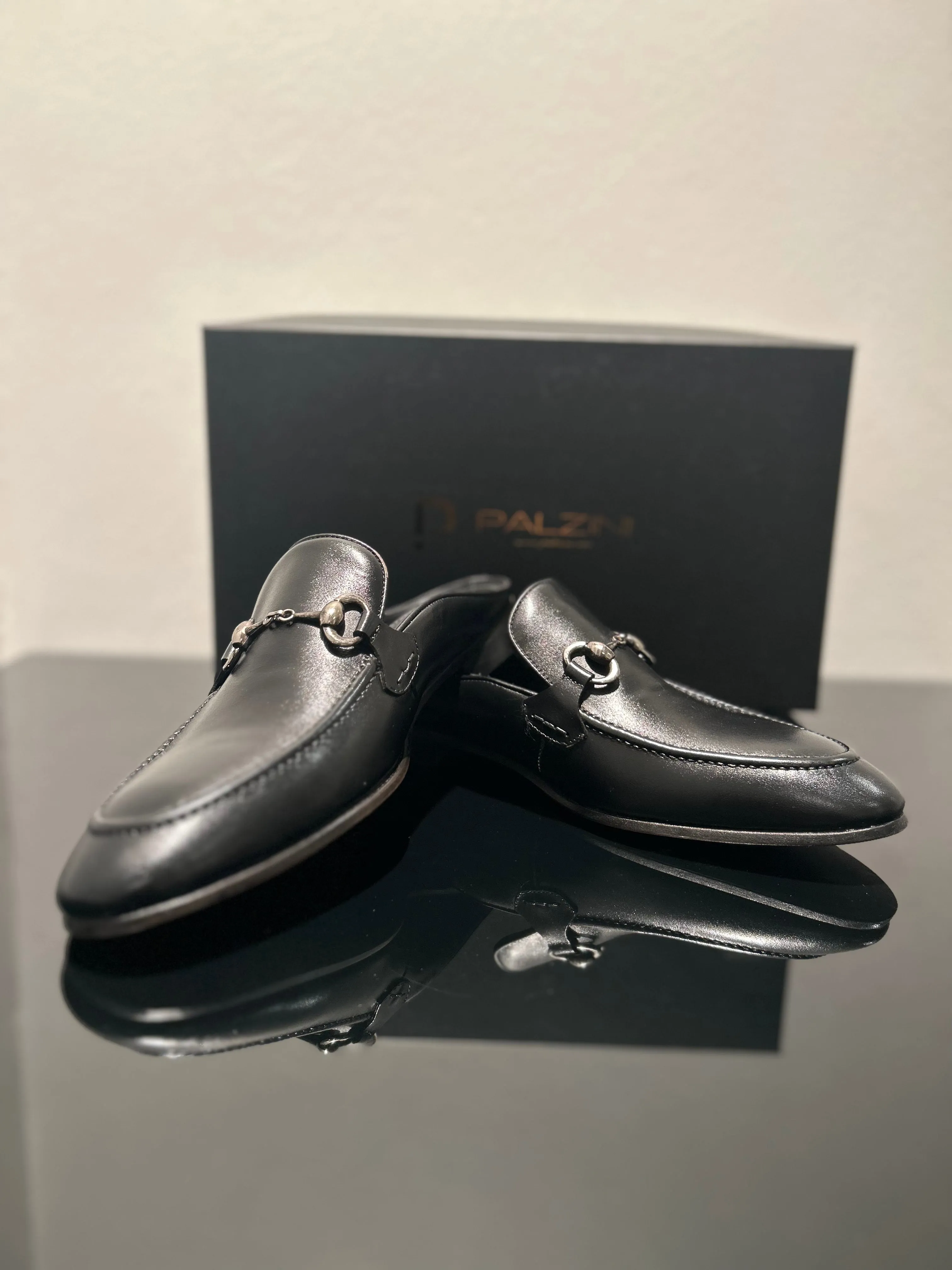 HANDMADE BLACK LEATHER MULE