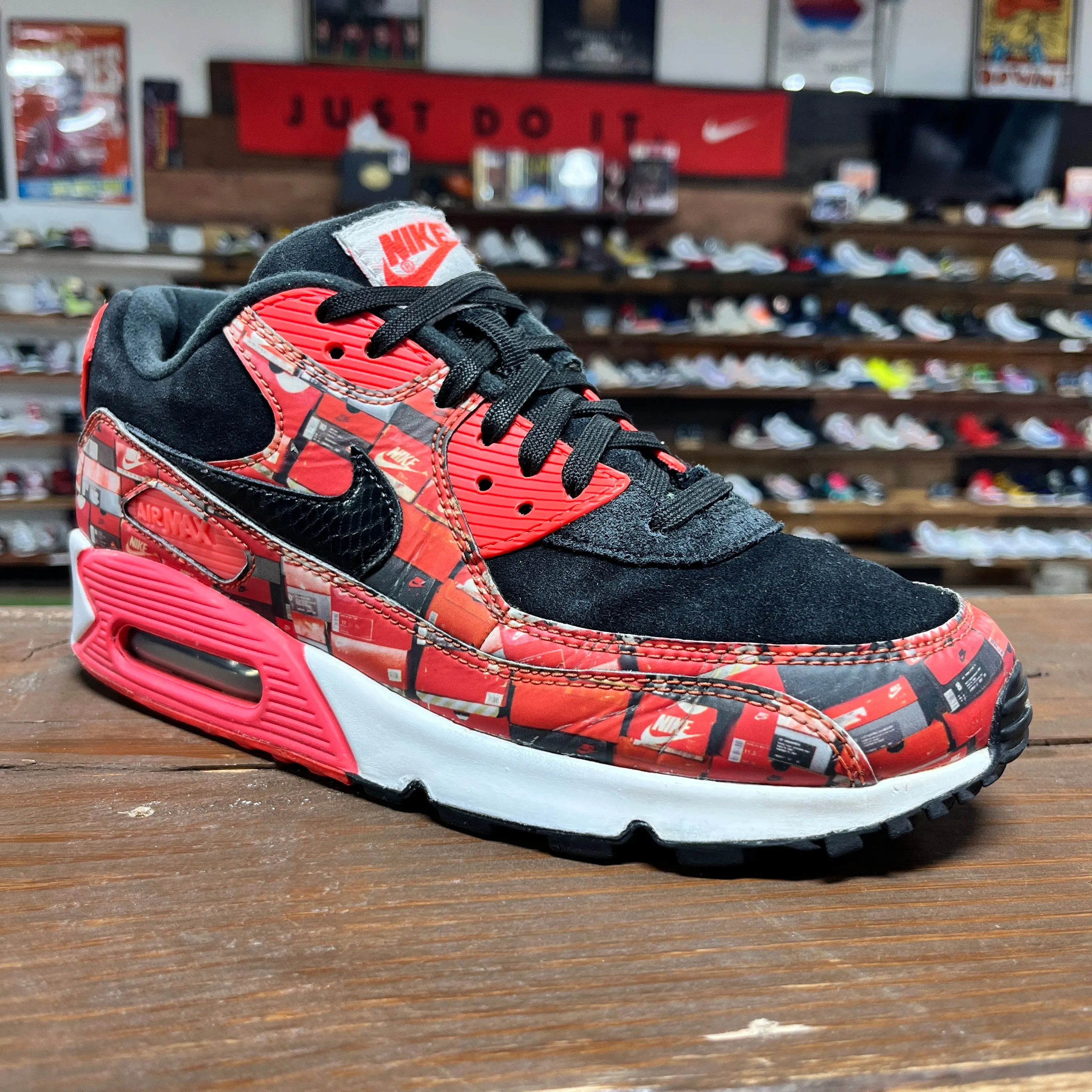 Nike Air Max 90 'We Love Nike' Size 7Y